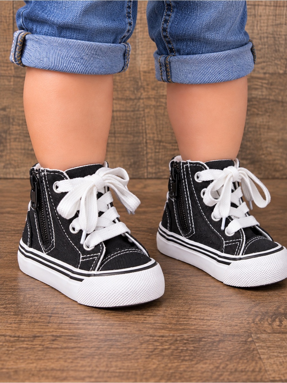 TOMMY BAHAMA Black High-Top Canvas Sneakers with White Laces-size 5